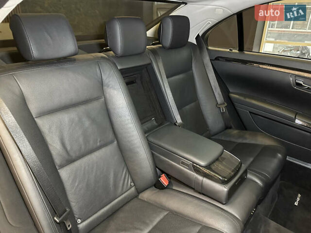 Черный Мерседес С Класс, объемом двигателя 4.7 л и пробегом 175 тыс. км за 24900 $, фото 55 на Automoto.ua