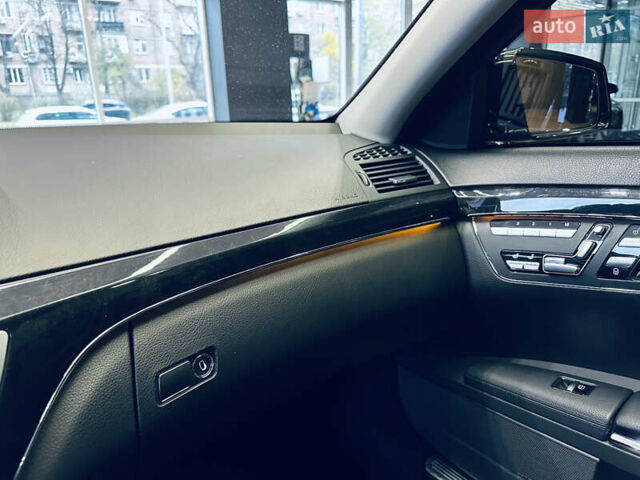 Черный Мерседес С Класс, объемом двигателя 4.7 л и пробегом 175 тыс. км за 24900 $, фото 32 на Automoto.ua