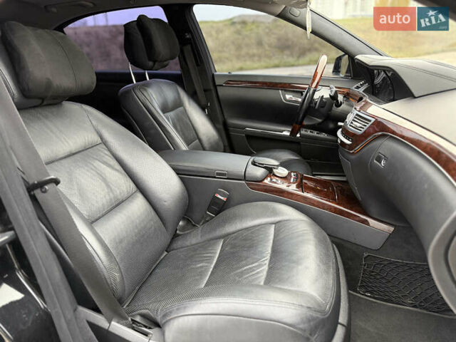 Черный Мерседес С Класс, объемом двигателя 4.66 л и пробегом 158 тыс. км за 12500 $, фото 27 на Automoto.ua