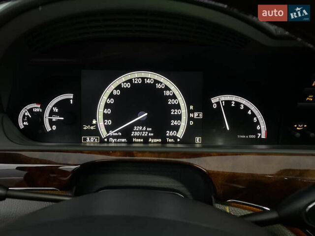 Черный Мерседес С Класс, объемом двигателя 5.5 л и пробегом 229 тыс. км за 16666 $, фото 22 на Automoto.ua