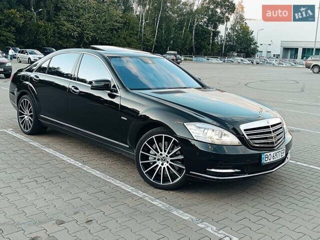 Черный Мерседес С Класс, объемом двигателя 4.7 л и пробегом 288 тыс. км за 12800 $, фото 3 на Automoto.ua