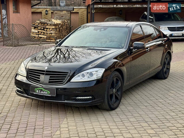 Чорний Мерседес С Клас, об'ємом двигуна 3 л та пробігом 260 тис. км за 18500 $, фото 6 на Automoto.ua