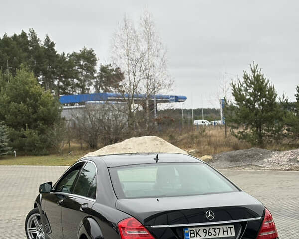 Черный Мерседес С Класс, объемом двигателя 3 л и пробегом 360 тыс. км за 17999 $, фото 9 на Automoto.ua