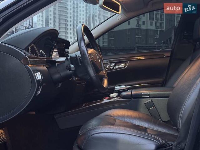 Чорний Мерседес С Клас, об'ємом двигуна 2.98 л та пробігом 280 тис. км за 14999 $, фото 14 на Automoto.ua