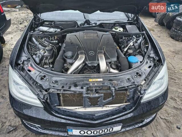 Черный Мерседес С Класс, объемом двигателя 4.66 л и пробегом 217 тыс. км за 16000 $, фото 14 на Automoto.ua