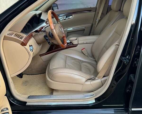 Черный Мерседес С Класс, объемом двигателя 4.66 л и пробегом 240 тыс. км за 13700 $, фото 20 на Automoto.ua