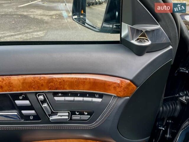 Чорний Мерседес С Клас, об'ємом двигуна 5.51 л та пробігом 98 тис. км за 25500 $, фото 12 на Automoto.ua