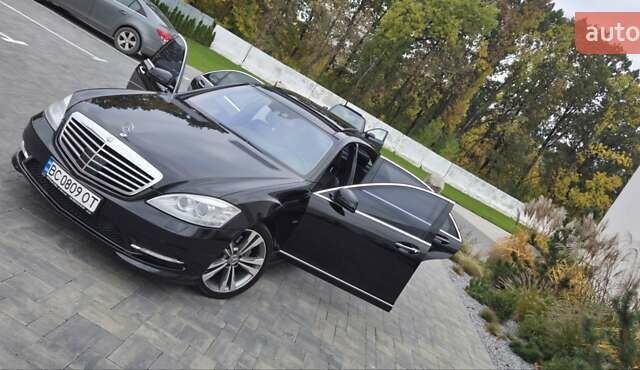 Чорний Мерседес С Клас, об'ємом двигуна 3 л та пробігом 315 тис. км за 18900 $, фото 3 на Automoto.ua