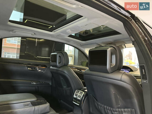 Черный Мерседес С Класс, объемом двигателя 4.7 л и пробегом 175 тыс. км за 24900 $, фото 56 на Automoto.ua