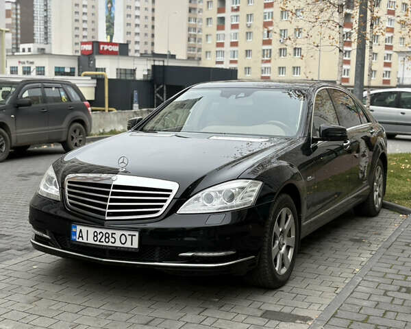 Черный Мерседес С Класс, объемом двигателя 5.5 л и пробегом 150 тыс. км за 17999 $, фото 5 на Automoto.ua