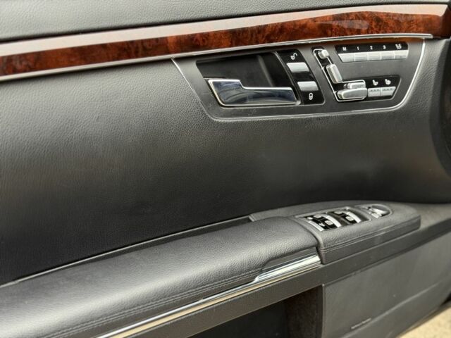 Черный Мерседес С Класс, объемом двигателя 4.7 л и пробегом 158 тыс. км за 12500 $, фото 17 на Automoto.ua