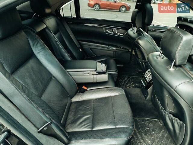 Черный Мерседес С Класс, объемом двигателя 4.7 л и пробегом 288 тыс. км за 12800 $, фото 39 на Automoto.ua