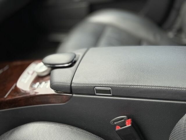 Черный Мерседес С Класс, объемом двигателя 4.7 л и пробегом 158 тыс. км за 12500 $, фото 16 на Automoto.ua