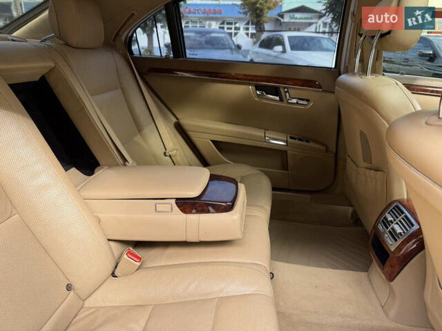 Чорний Мерседес С Клас, об'ємом двигуна 3 л та пробігом 337 тис. км за 19900 $, фото 24 на Automoto.ua