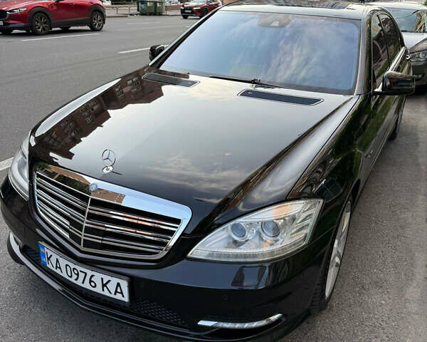 Черный Мерседес С Класс, объемом двигателя 4.7 л и пробегом 246 тыс. км за 19500 $, фото 25 на Automoto.ua