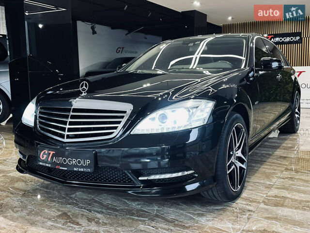 Черный Мерседес С Класс, объемом двигателя 4.7 л и пробегом 175 тыс. км за 24900 $, фото 18 на Automoto.ua