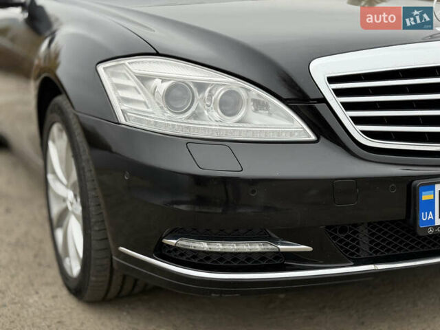 Черный Мерседес С Класс, объемом двигателя 4.66 л и пробегом 158 тыс. км за 12500 $, фото 9 на Automoto.ua