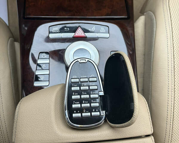 Черный Мерседес С Класс, объемом двигателя 5.5 л и пробегом 150 тыс. км за 17999 $, фото 48 на Automoto.ua