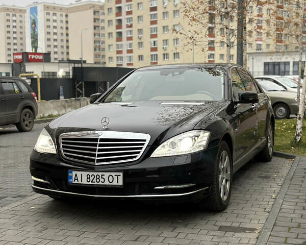 Черный Мерседес С Класс, объемом двигателя 5.5 л и пробегом 150 тыс. км за 17999 $, фото 93 на Automoto.ua