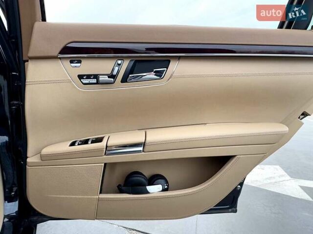 Черный Мерседес С Класс, объемом двигателя 4.7 л и пробегом 201 тыс. км за 12900 $, фото 31 на Automoto.ua