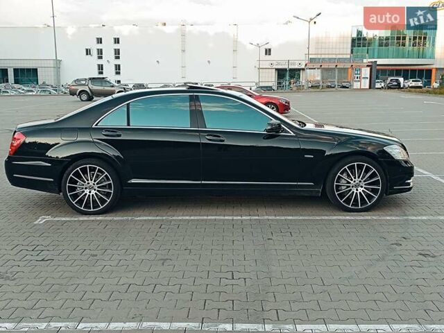 Черный Мерседес С Класс, объемом двигателя 4.7 л и пробегом 288 тыс. км за 12800 $, фото 18 на Automoto.ua