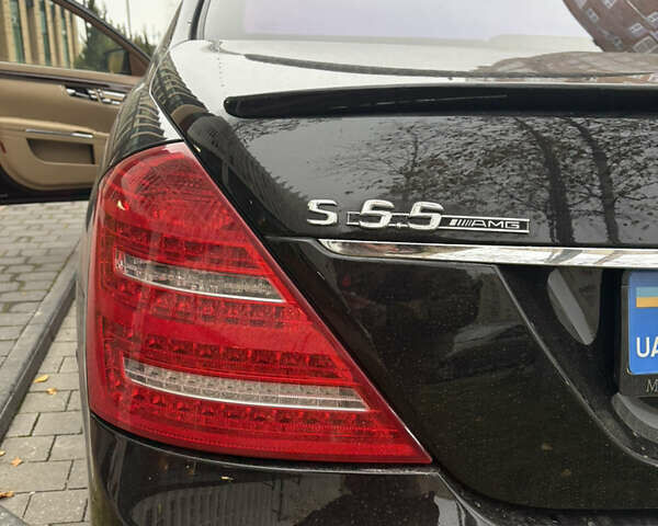 Черный Мерседес С Класс, объемом двигателя 5.5 л и пробегом 150 тыс. км за 17999 $, фото 81 на Automoto.ua