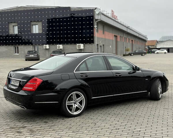 Черный Мерседес С Класс, объемом двигателя 3 л и пробегом 360 тыс. км за 17999 $, фото 4 на Automoto.ua