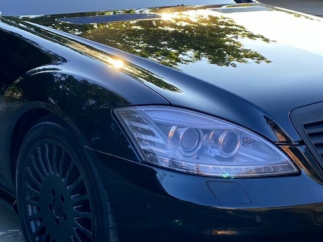 Черный Мерседес С Класс, объемом двигателя 3 л и пробегом 280 тыс. км за 13500 $, фото 2 на Automoto.ua