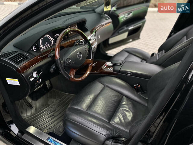 Черный Мерседес С Класс, объемом двигателя 5.5 л и пробегом 229 тыс. км за 16666 $, фото 15 на Automoto.ua