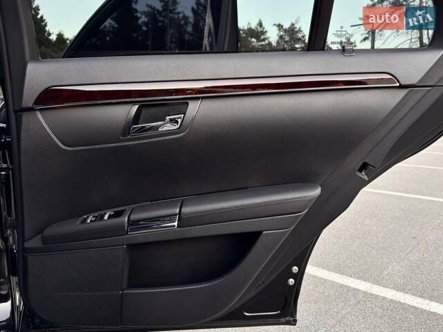 Чорний Мерседес С Клас, об'ємом двигуна 3 л та пробігом 211 тис. км за 23400 $, фото 59 на Automoto.ua