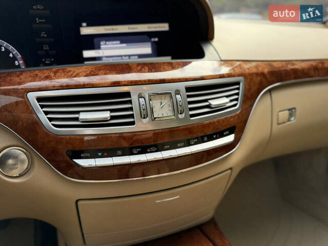 Чорний Мерседес С Клас, об'ємом двигуна 3 л та пробігом 337 тис. км за 19900 $, фото 48 на Automoto.ua