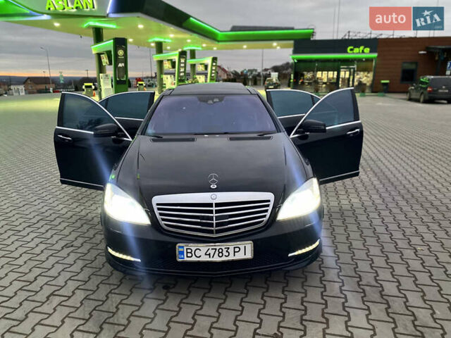 Черный Мерседес С Класс, объемом двигателя 5.5 л и пробегом 229 тыс. км за 16666 $, фото 42 на Automoto.ua