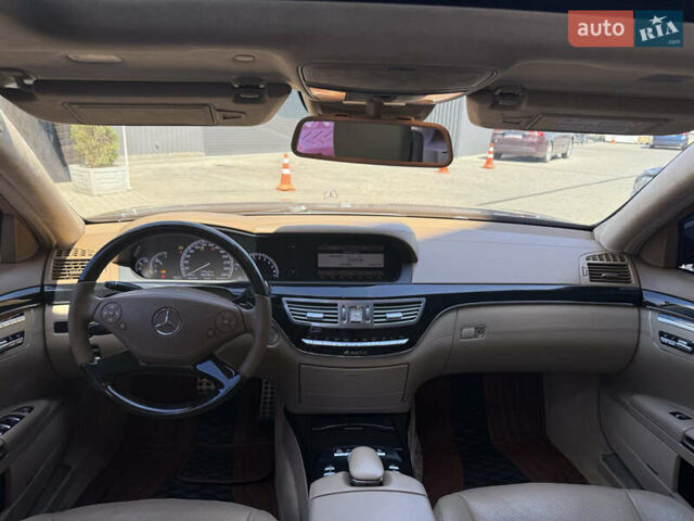 Черный Мерседес С Класс, объемом двигателя 4.7 л и пробегом 246 тыс. км за 19500 $, фото 7 на Automoto.ua