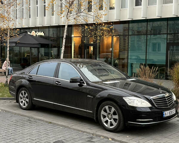 Черный Мерседес С Класс, объемом двигателя 5.5 л и пробегом 150 тыс. км за 17999 $, фото 103 на Automoto.ua