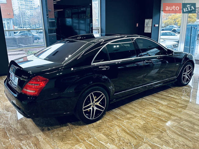 Черный Мерседес С Класс, объемом двигателя 4.7 л и пробегом 175 тыс. км за 24900 $, фото 8 на Automoto.ua