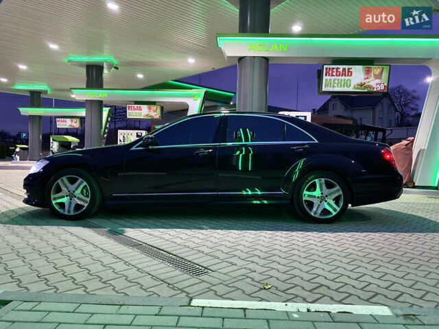 Черный Мерседес С Класс, объемом двигателя 5.5 л и пробегом 229 тыс. км за 16666 $, фото 65 на Automoto.ua