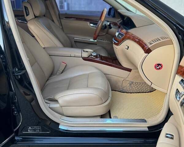 Черный Мерседес С Класс, объемом двигателя 4.66 л и пробегом 240 тыс. км за 13700 $, фото 21 на Automoto.ua