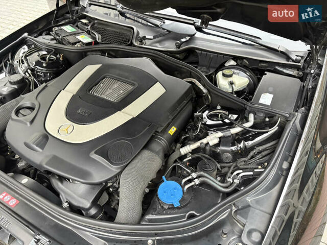 Черный Мерседес С Класс, объемом двигателя 5.5 л и пробегом 150 тыс. км за 17999 $, фото 61 на Automoto.ua