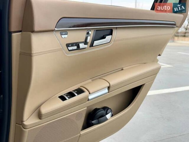 Черный Мерседес С Класс, объемом двигателя 4.7 л и пробегом 201 тыс. км за 12900 $, фото 33 на Automoto.ua