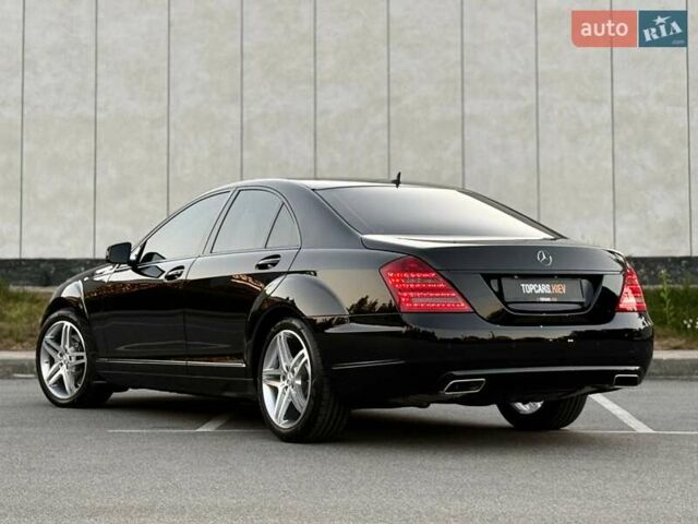Чорний Мерседес С Клас, об'ємом двигуна 3 л та пробігом 211 тис. км за 23400 $, фото 6 на Automoto.ua
