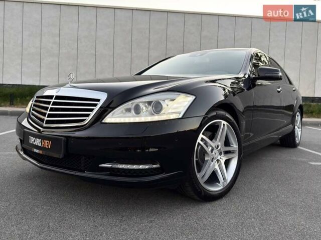 Чорний Мерседес С Клас, об'ємом двигуна 3 л та пробігом 211 тис. км за 23400 $, фото 1 на Automoto.ua