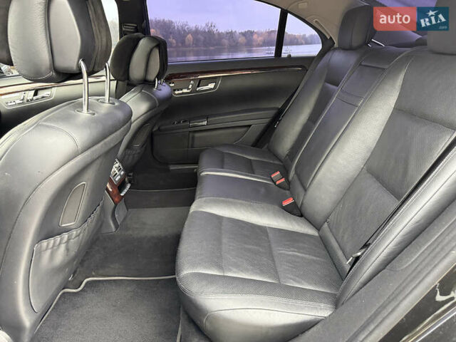 Черный Мерседес С Класс, объемом двигателя 4.66 л и пробегом 158 тыс. км за 12500 $, фото 19 на Automoto.ua