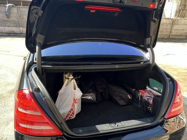 Черный Мерседес С Класс, объемом двигателя 4.7 л и пробегом 260 тыс. км за 15500 $, фото 3 на Automoto.ua