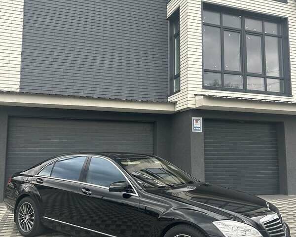 Черный Мерседес С Класс, объемом двигателя 5.5 л и пробегом 223 тыс. км за 18950 $, фото 7 на Automoto.ua