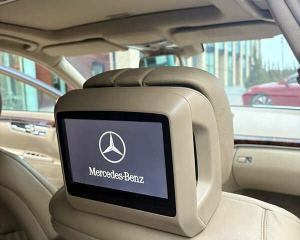 Черный Мерседес С Класс, объемом двигателя 5.5 л и пробегом 150 тыс. км за 17999 $, фото 76 на Automoto.ua