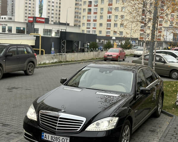Черный Мерседес С Класс, объемом двигателя 5.5 л и пробегом 150 тыс. км за 17999 $, фото 94 на Automoto.ua