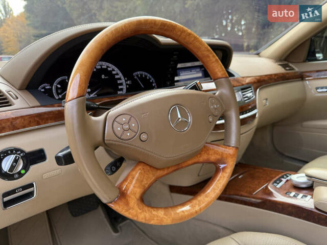 Чорний Мерседес С Клас, об'ємом двигуна 3 л та пробігом 337 тис. км за 19900 $, фото 29 на Automoto.ua