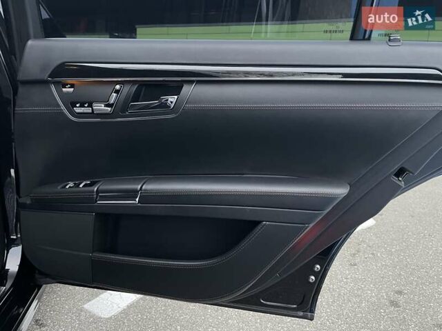 Чорний Мерседес С Клас, об'ємом двигуна 4.66 л та пробігом 227 тис. км за 16500 $, фото 40 на Automoto.ua