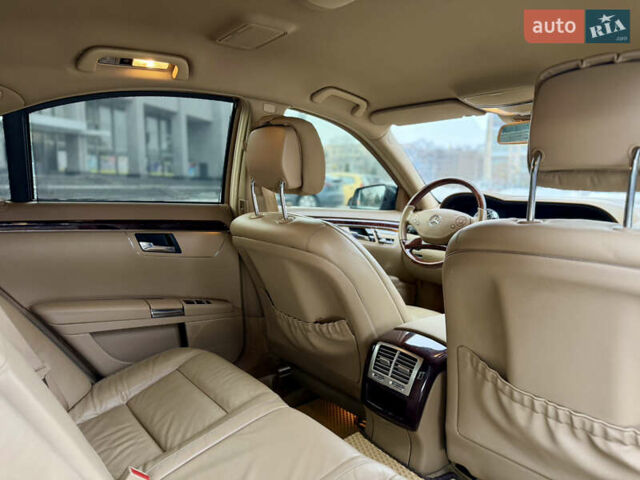 Чорний Мерседес С Клас, об'ємом двигуна 2.99 л та пробігом 368 тис. км за 13200 $, фото 55 на Automoto.ua