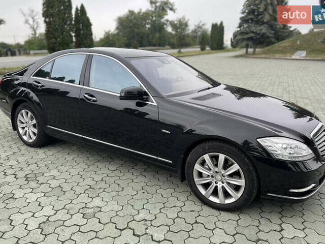 Черный Мерседес С Класс, объемом двигателя 3 л и пробегом 245 тыс. км за 19999 $, фото 7 на Automoto.ua